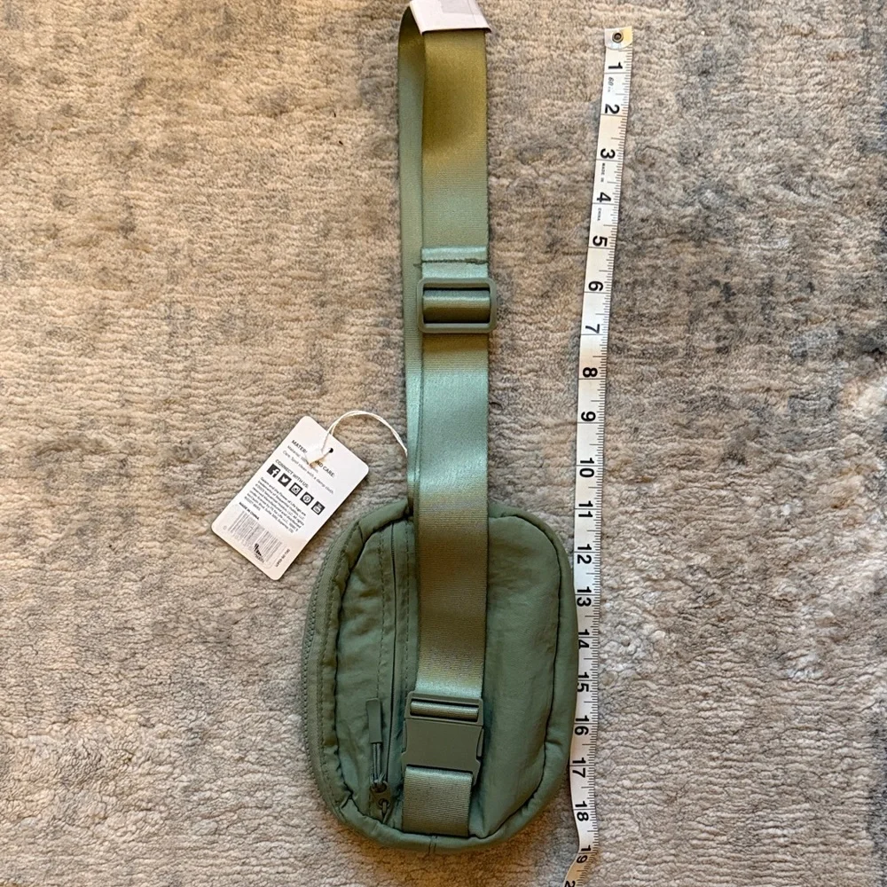 GAIAM Green Crossbody Bag - Picture 3 of 4